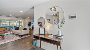 Unclassified image, 5 of 31, button