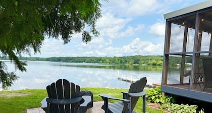 Ivy Cottage - Serene Lake Cabin Near Minneapolis with FREE SUPs,Canoe & Maui Mat