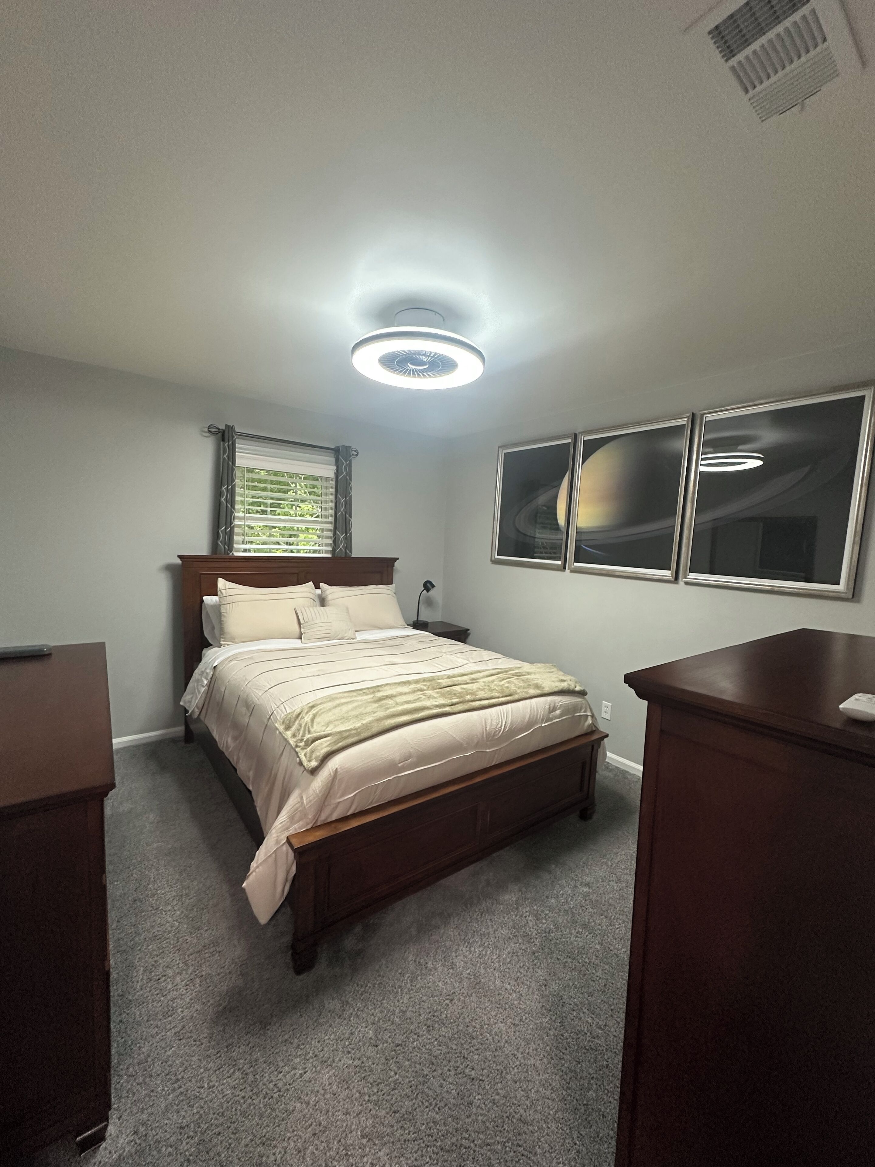 3 chambres, fer et planche à repasser, lit parapluie, Wi-Fi gratuit