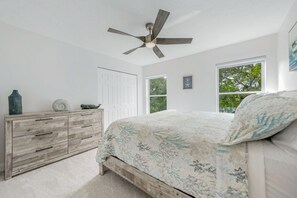 3 makuuhuonetta, silitysrauta/-lauta, ilmainen Wi-Fi