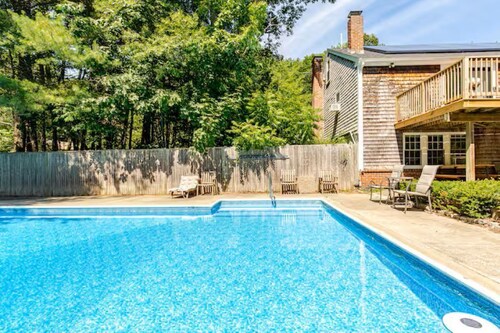 Charming 1-bedroom Guest suite in amazing Manchester-by-the-Sea with WiFi, AC