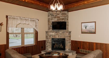 Wildflower Paradise: Luxury Lodge Suite in Amish Country