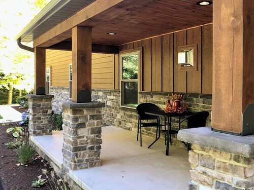 Wildflower Paradise: Luxury Lodge Suite in Amish Country