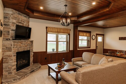 Adventure Awaits Suite: Luxury, Lodge Suite in Amish Country, Ohio.