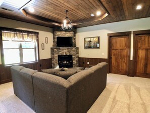 TV, fireplace, DVD player