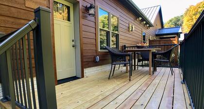 Country Roads Suite: Luxury Suite in Amish Country, Ohio