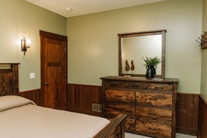 2 slaapkamers, een strijkplank/strijkijzer, wifi, beddengoed