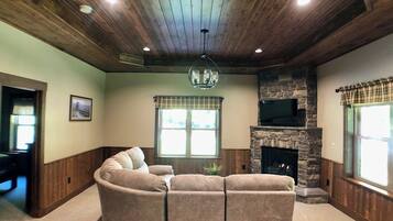 TV, fireplace, DVD player