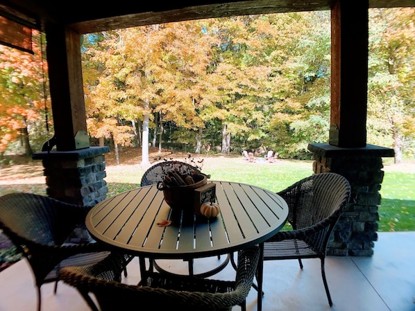 Outdoor dining