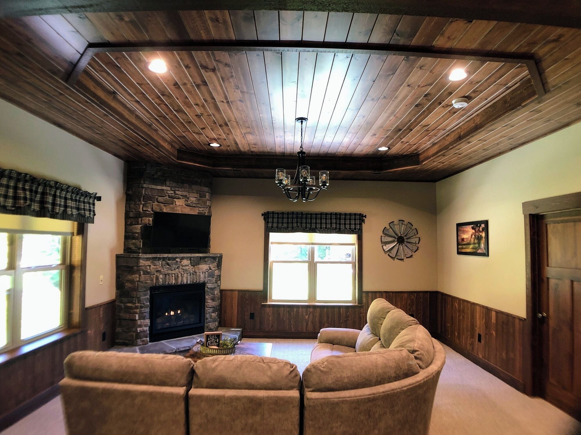 TV, fireplace, DVD player