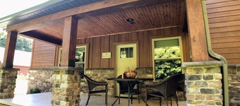 The Heartland Suite: Luxury, Lodge Suite in Amish Country, Ohio