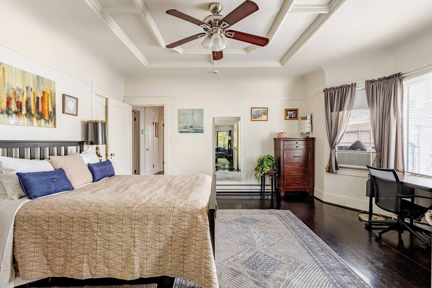 1 bedroom, desk, iron/ironing board, WiFi (free)