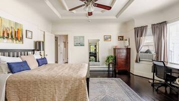 1 bedroom, desk, iron/ironing board, WiFi (free)