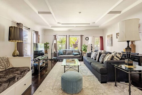 Spacious, Quiet, Peaceful One Bedroom Retreat -10 mins from UOP,  Lodi Wineries!