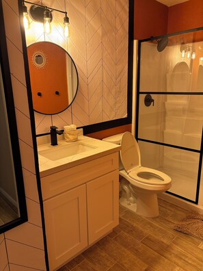 Shower, hair dryer, towels, soap - Casa Arizu, w/ rv parking and private pool (Lake Havasu City)