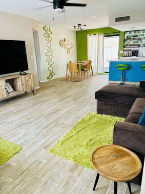 Living area - Casa Arizu, w/ rv parking and private pool (Lake Havasu City)