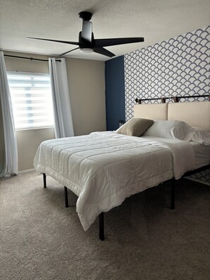 2 bedrooms, iron/ironing board, WiFi, bed sheets - Casa Arizu, w/ rv parking and private pool (Lake Havasu City)