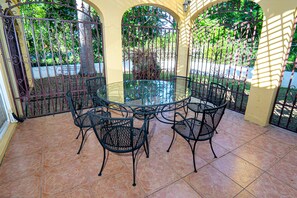 Outdoor dining
