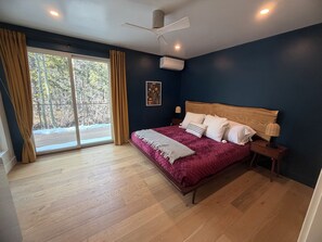 5 bedrooms, travel cot, free WiFi, bed sheets
