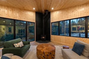 Interior - Updated Cozy Cabin on the River / Hot Tub / Beach (Idaho Springs)