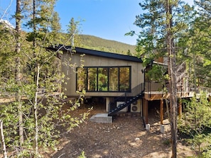 Exterior - Updated Cozy Cabin on the River / Hot Tub / Beach (Idaho Springs)
