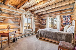 4 多间卧室、办公桌、熨斗/熨衣板、旅行婴儿床