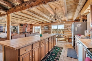 冰箱、微波炉、烤箱、炉灶