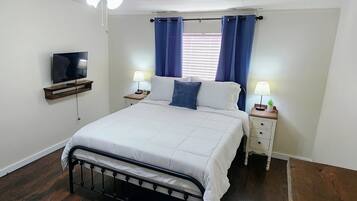 3 bedrooms, iron/ironing board, free WiFi, bed sheets