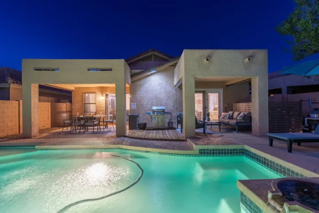 Een verwarmd zwembad