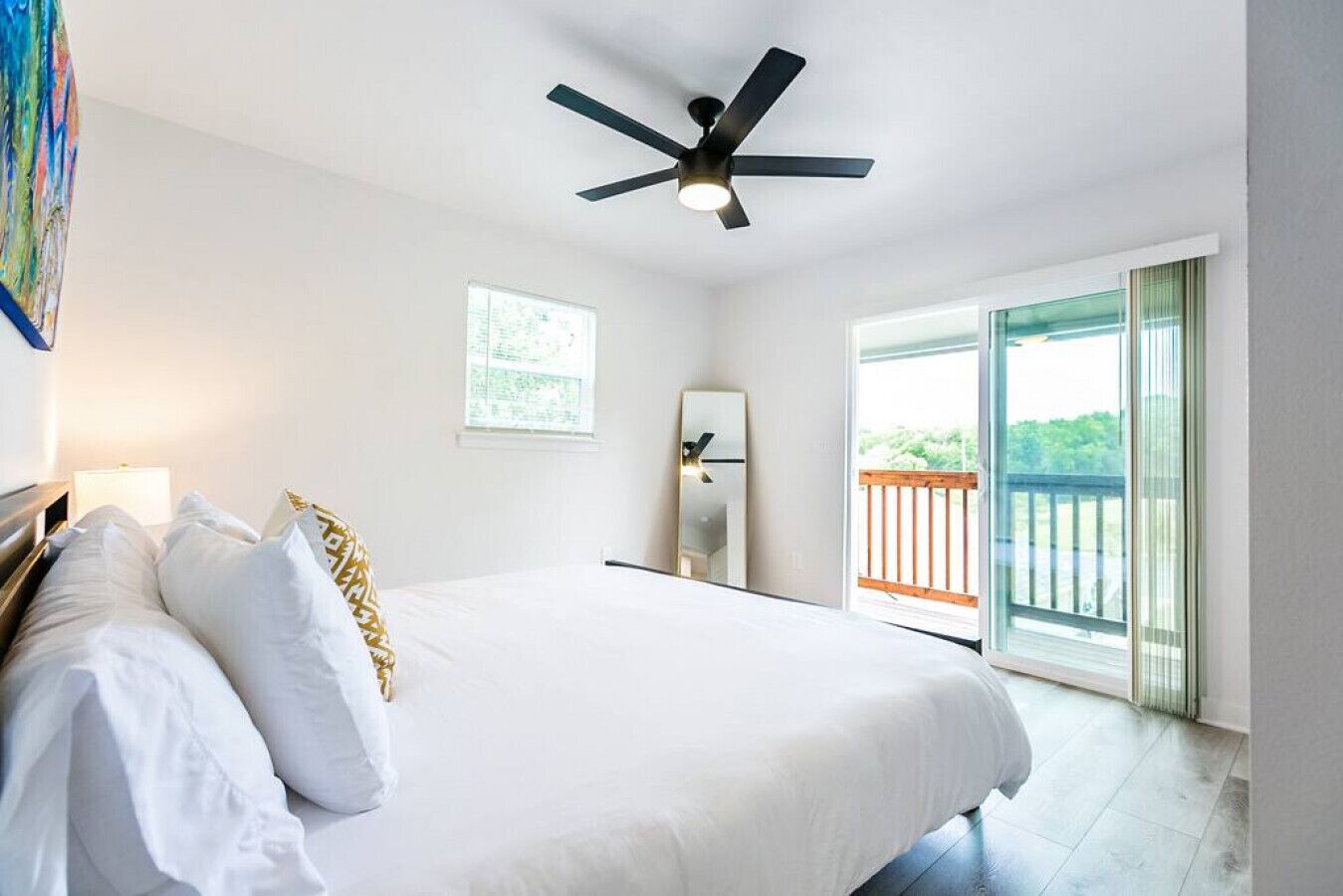 4 habitaciones, escritorio, tabla de planchar con plancha y wifi gratis 