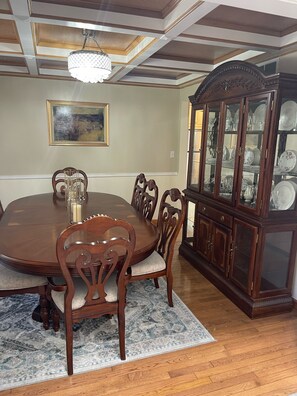 Dining - Cheerful 5 bedroom home with patio (East Stroudsburg)