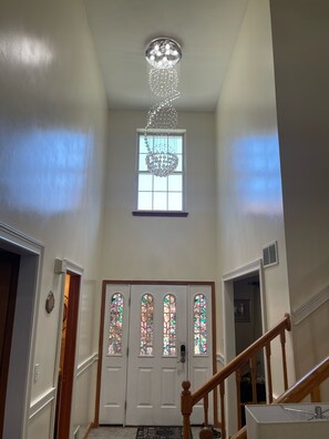 Interior - Cheerful 5 bedroom home with patio (East Stroudsburg)