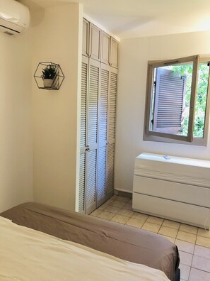 1 camera, Wi-Fi, lenzuola