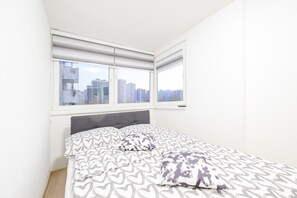 2 bedrooms, desk, iron/ironing board, WiFi