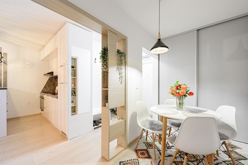 Two bedrooms apartment, 10 min far away from airport