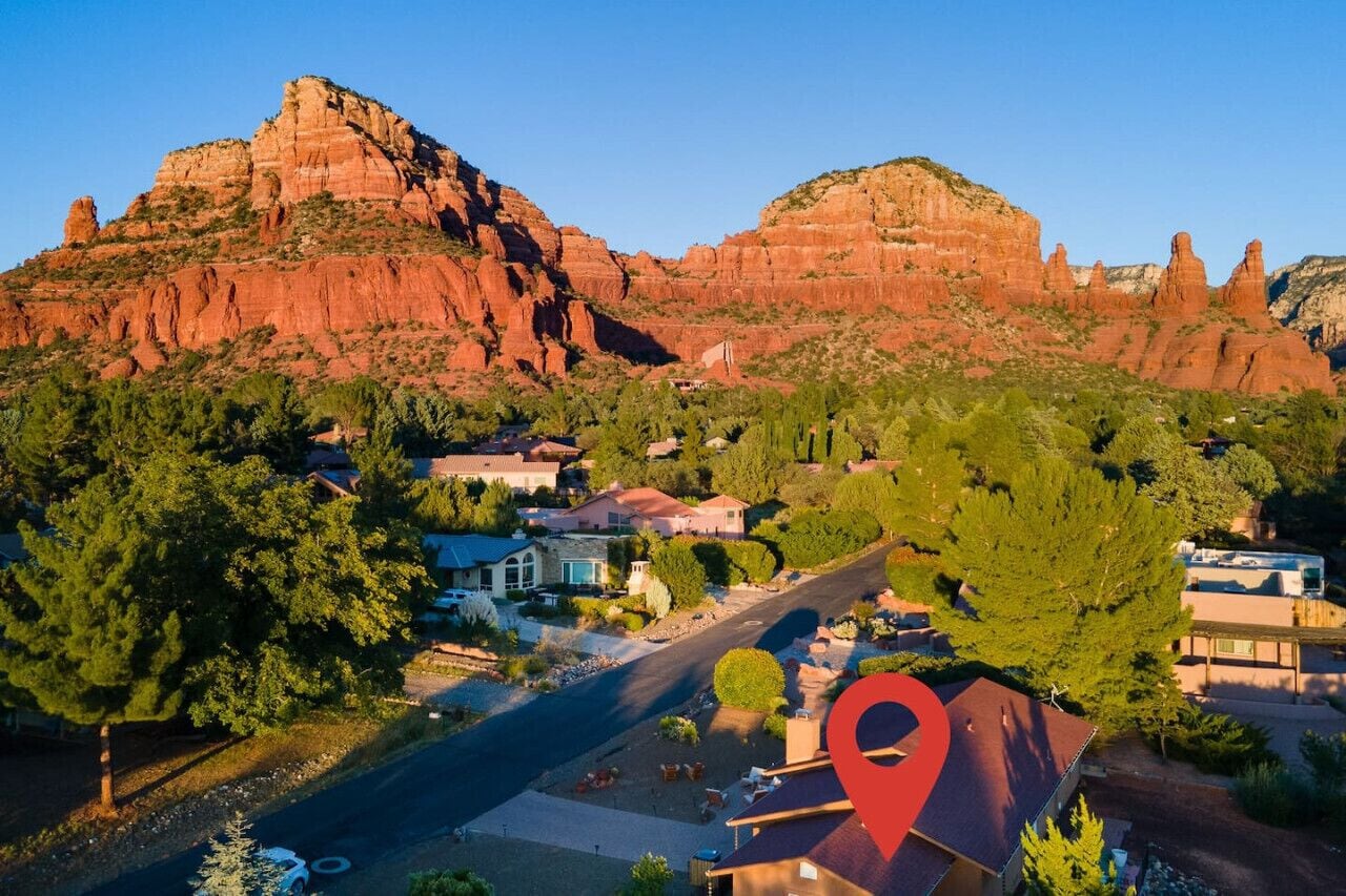 Darling Studio 2 Minutes from Chapel & Best Hiking