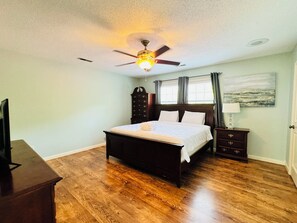 3 Schlafzimmer, Bügeleisen/Bügelbrett, WLAN, Bettwäsche