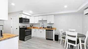 KylskÄp, mikrovÄgsugn, ugn och spishÀll