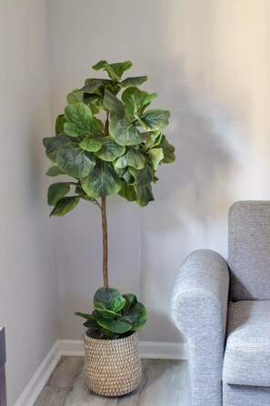 Interior - Private basement w/firepit ideal for longer stays (Suwanee)