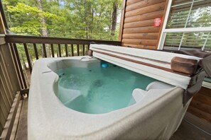Outdoor spa tub - Amazing Getaway in secluded, forested area. (Campton)