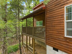 Property grounds - Amazing Getaway in secluded, forested area. (Campton)