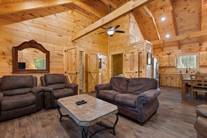 Smart TV, chimenea y reproductor de DVD 