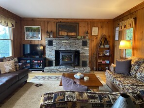 Smart TV, fireplace, computer monitors