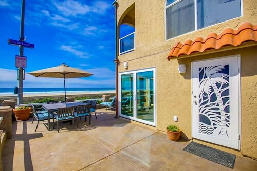 Oceanfront Luxury, Large Patio, All Glass, Garage