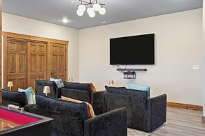 Interior - Lakeview Retreat with Theater, Arcade, Poker Table, Hot Tub and Pool (Branson)