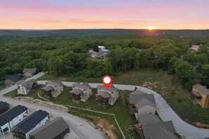 Exterior - Lakeview Retreat with Theater, Arcade, Poker Table, Hot Tub and Pool (Branson)