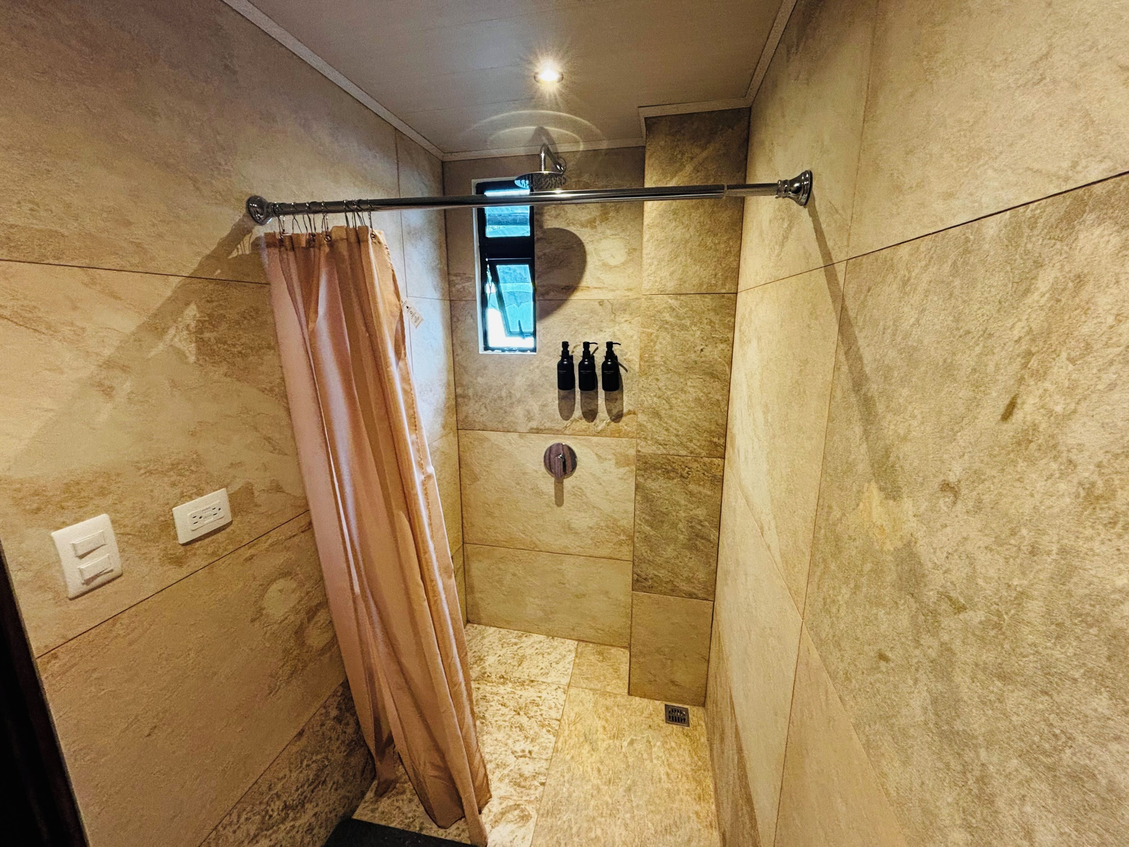 Superior Double Room | Bathroom