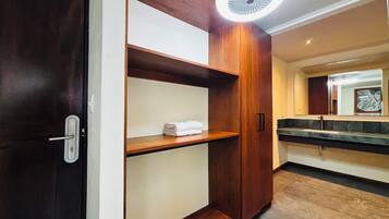 Deluxe-Suite | Schrank