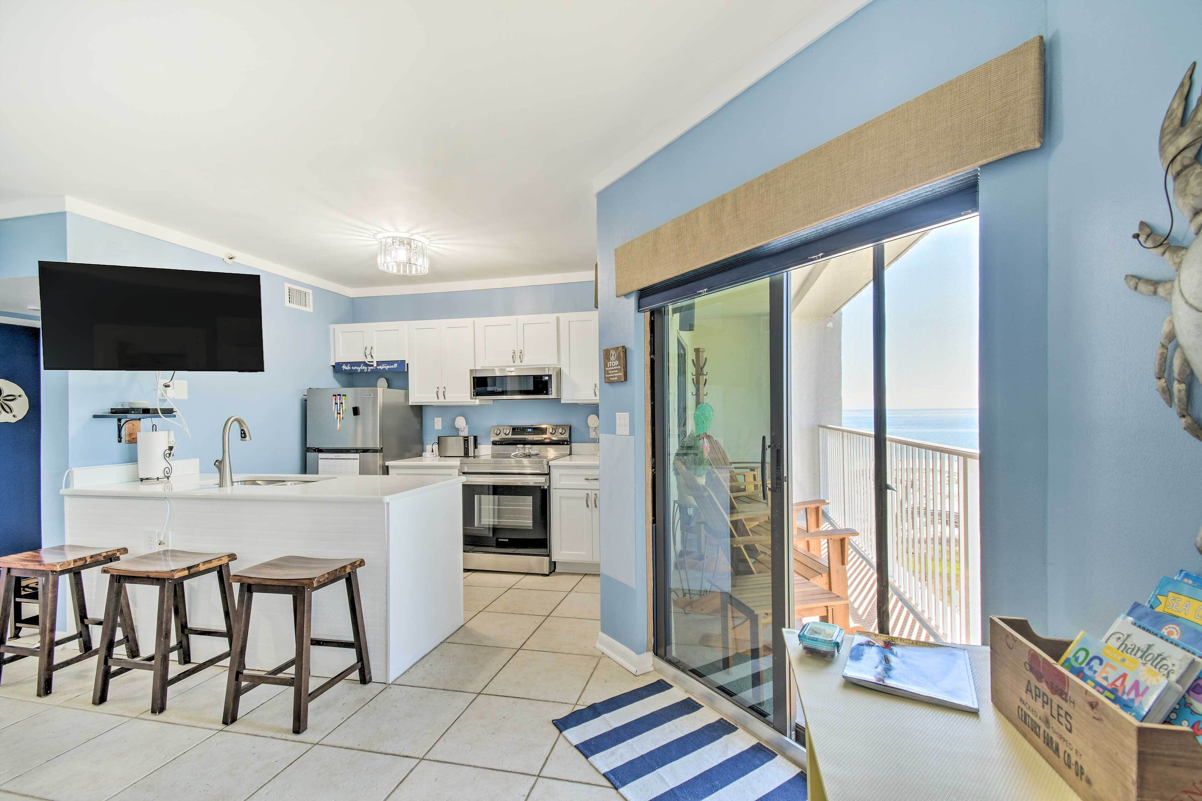Fridge, microwave, stovetop, dishwasher