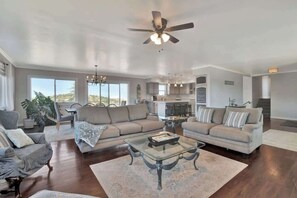 TV, fireplace, offices